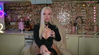2badforyou about 11 minutes into her 13 Oct show
