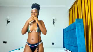 _latoyah about 6 minutes into her 25 Oct show