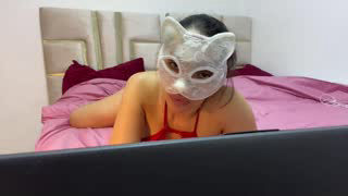 _nour_baby_69 about 1 minute into her 24 Oct show