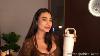 abie_owen about 8 minutes into her 10 Oct show