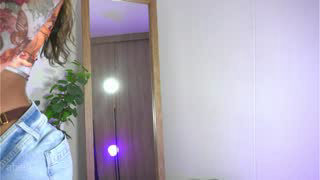 abiee__ about 5 minutes into her 14 Oct show