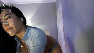akura_01 about 8 minutes into her 7 Oct show