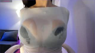 akura_01 about 5 minutes into her 14 Oct show
