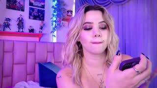 albaandthayron about 25 minutes into her 23 Oct show