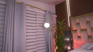 alicia_lang about 2 minutes into her 12 Oct show