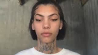 Allegedly_Yours about 1 minute into her 24 Oct show