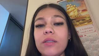 Alyshanon18 about 2 minutes into her 22 Oct show