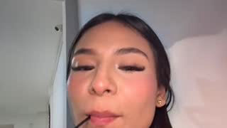 amira_cute2 about 7 minutes into their 25 Oct show