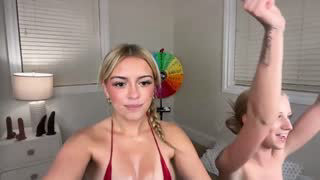 ava_synn about 23 minutes into her 24 Oct show