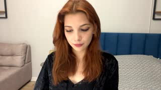 bebravee about 2 minutes into her 10 Oct show