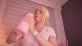 bella_adams_ about 10 minutes into her 16 Oct show