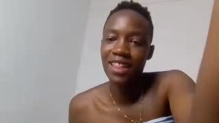 black_melenin about 1 minute into her 24 Oct show