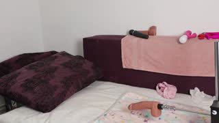 bouncingb00bs about 11 minutes into her 6 Oct show
