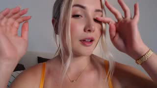 bridgetjean about 8 minutes into her 22 Oct show