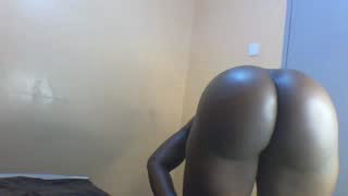 BummyVee02 about 6 minutes into her 21 Oct show