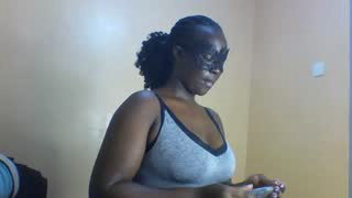 BummyVee02 about 2 minutes into her 22 Oct show