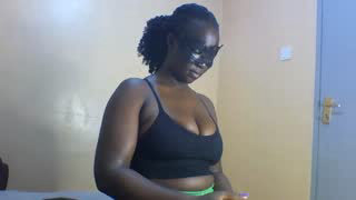 BummyVee02 about 5 minutes into her 23 Oct show