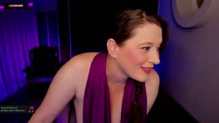 cee4u2nv about 2 minutes into her 30 Oct show