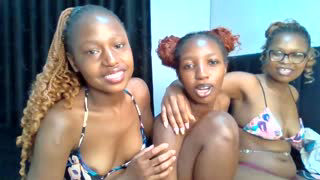 dollbabe_30 about 2 minutes into her 25 Oct show