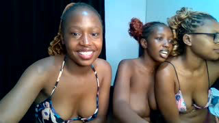 dollbabe_30 about 1 minute into her 25 Oct show
