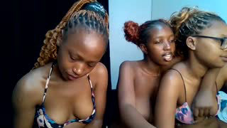 dollbabe_30 about 2 minutes into her 25 Oct show