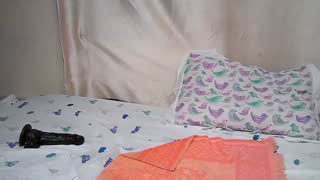 Double_black about 3 minutes into her 16 Oct show