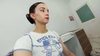 ehotlovea about 11 minutes into her 10 Oct show