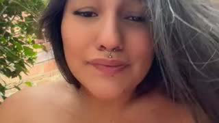 Emily_Gomezz about 2 minutes into her 27 Oct show