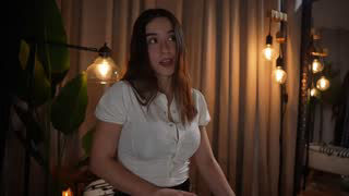 emyii about 8 minutes into her 10 Oct show