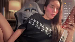 enchatressdixie about 2 minutes into her 13 Oct show