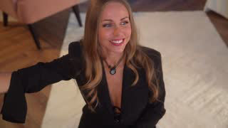 eva_fashionista about 8 minutes into her 5 Oct show