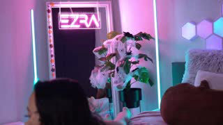 ezra about 11 minutes into her 5 Oct show