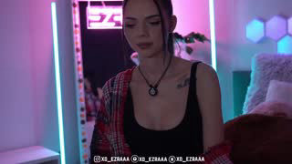 ezra about 5 minutes into her 7 Oct show