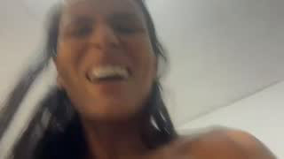 girl_docinho about 4 minutes into their 23 Oct show
