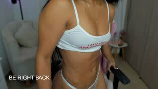 hailey_florez about 1 minute into her 21 Oct show