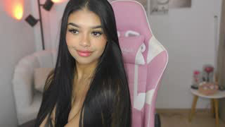 hailey_florez about 19 minutes into her 22 Oct show