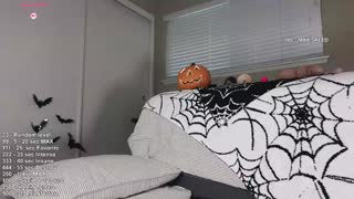 hayleex about 1 minute into her 12 Oct show