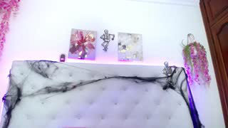 helena690 about 7 minutes into her 29 Oct show