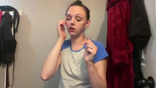 hi_cut_cutie about 4 minutes into her 16 Oct show