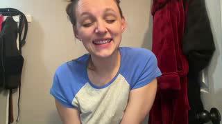 hi_cut_cutie about 2 minutes into her 16 Oct show