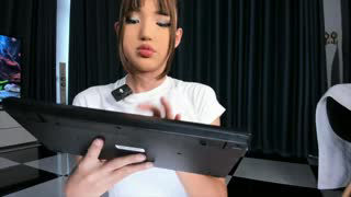 hi_miki about 8 minutes into her 6 Oct show