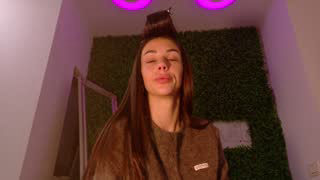 hotfallingdevil about 2 minutes into her 14 Oct show
