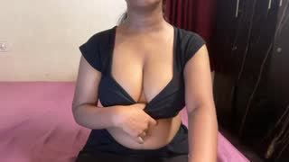 imlovelyrose about 11 minutes into her 23 Oct show