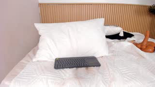 jasmin_evano29 about 33 minutes into her 28 Oct show