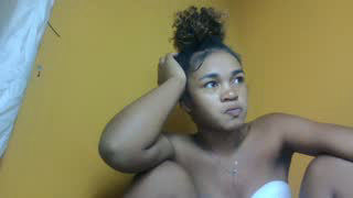 jemimaaa about 8 minutes into her 24 Oct show