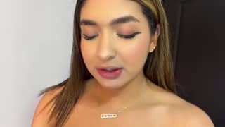 jenn_fit about 1 minute into their 25 Oct show