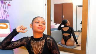 kamila_arias about 11 minutes into her 26 Oct show