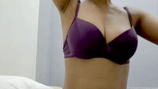 kamuk_ldkhi about 21 minutes into her 24 Oct show