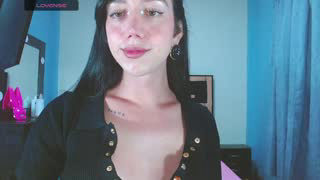 karla_zambrano about 5 minutes into her 14 Oct show