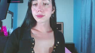 karla_zambrano about 8 minutes into her 14 Oct show